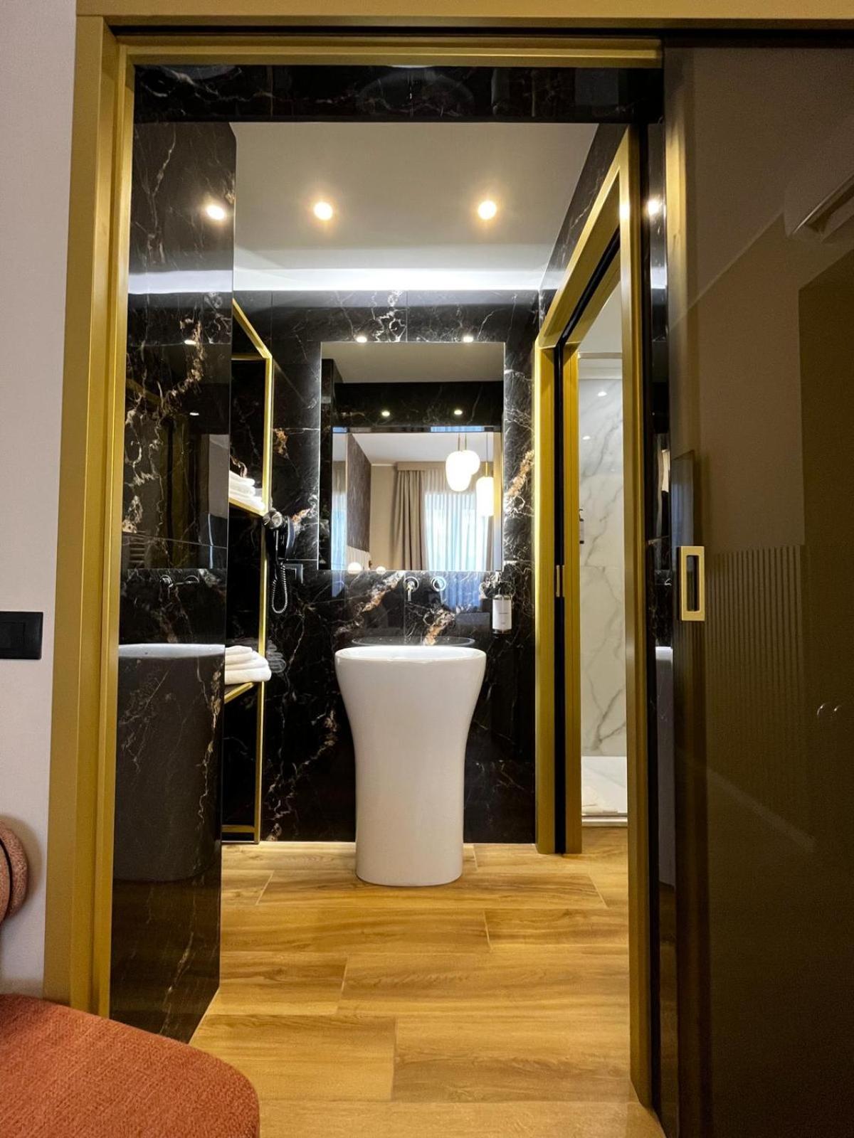 Mavi Luxury